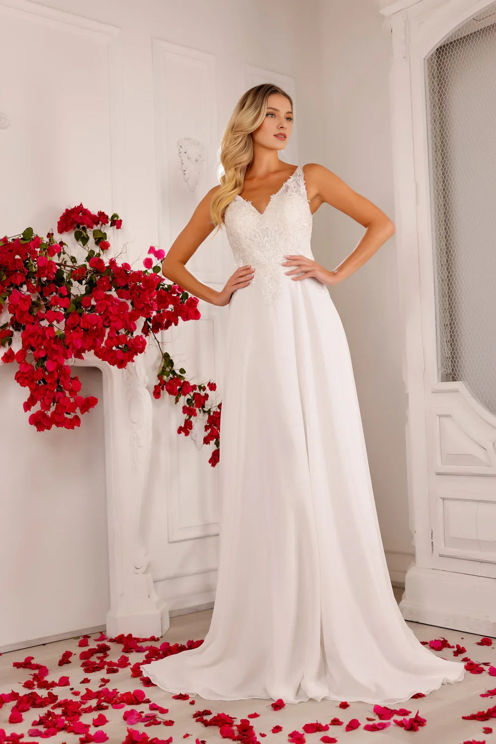 Women's Comfortable Garments Fashion Forward Femininity Embroidered applique long sleeveless chiffon wedding dress