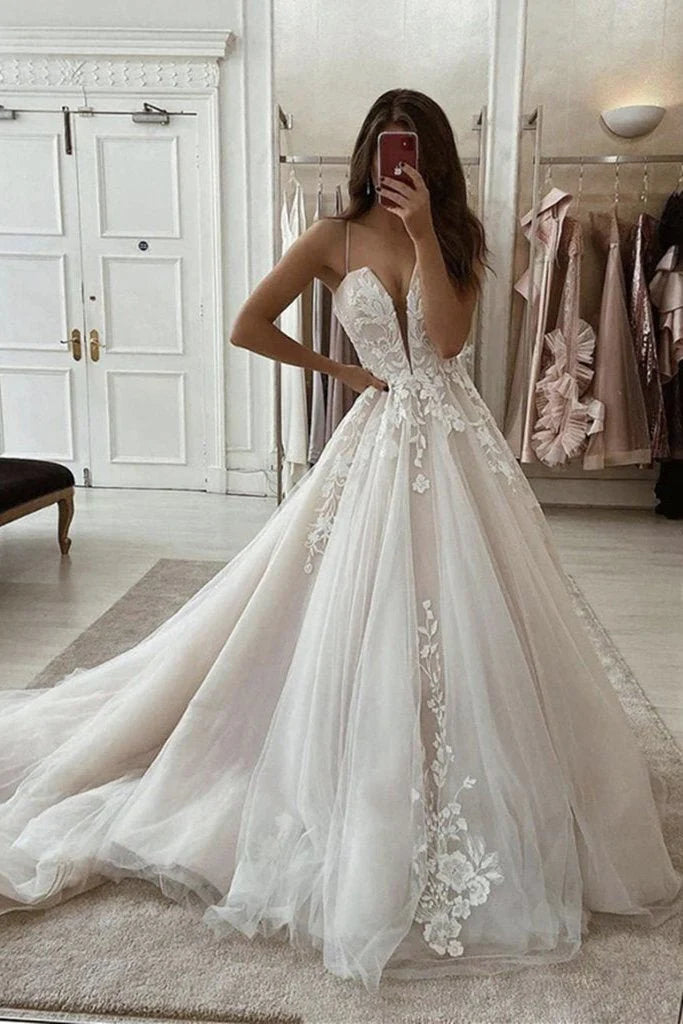 Women's Holiday Clothing Top Brand Discounts A Line Spaghetti Straps Deep V Neck Ivory Lace Appliques Wedding Dress